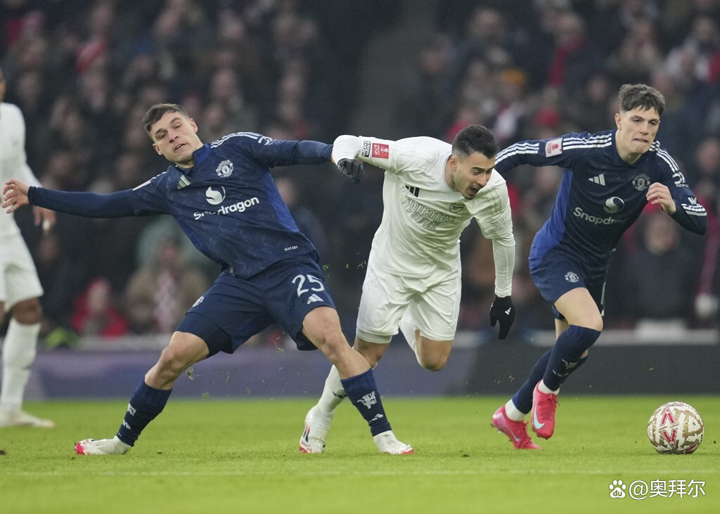 阿森纳遭遇争议判罚，裁判组回应：执法公正，自己这么表示.